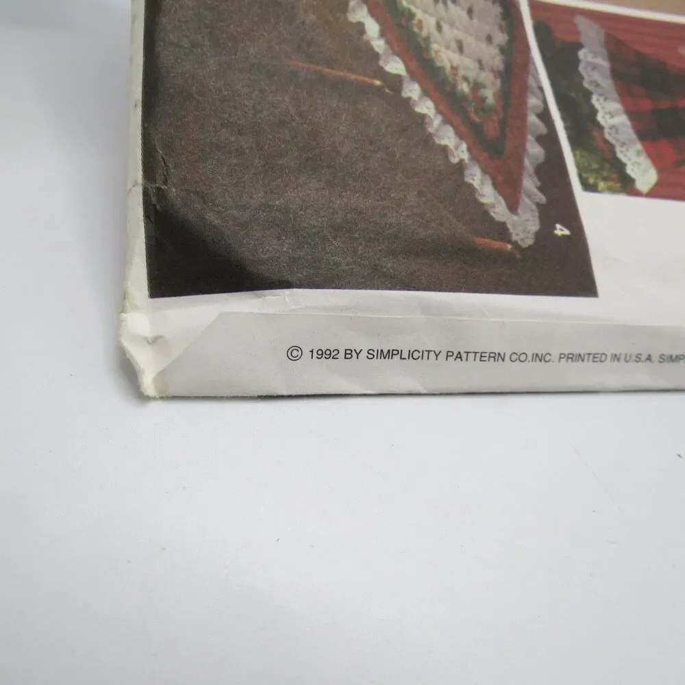 Simplicity 9796 Christmas Crafts Tree Skirt Wreath Stockings Angel 1992 One Size